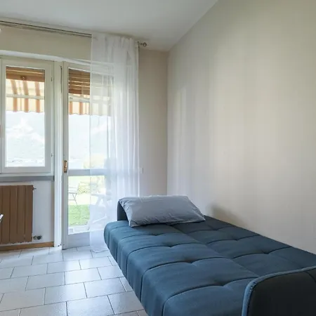 Apartament Interno 2 *